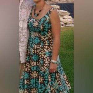 Nine West Knee length sleeve less dress Size 8 Brown, Teal, White